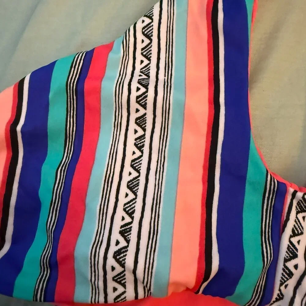 Malibu - mutli-colored reversible bikini top